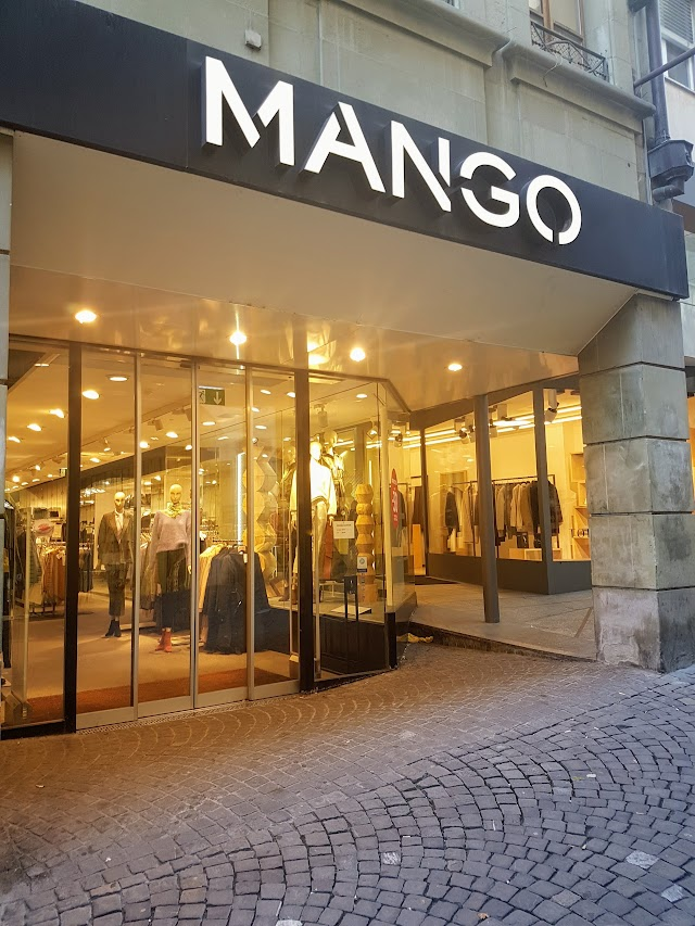 Un magasin Mango, à Lausanne.