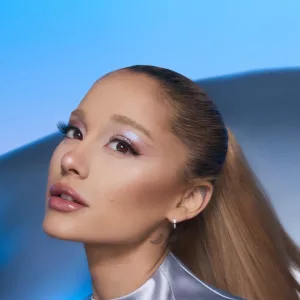 Ariana Grande dévoile un nouveau single: voici la date de sortie