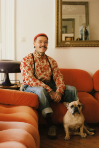 Qui est Adrian Appiolaza, l’expert de la mode désormais à la tête de Moschino