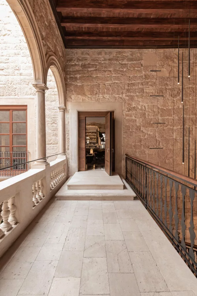 nobis hotel palma, du palais islamique médiéval du XIIe siècle à l'hébergement de luxe dans la capitale des Baléares