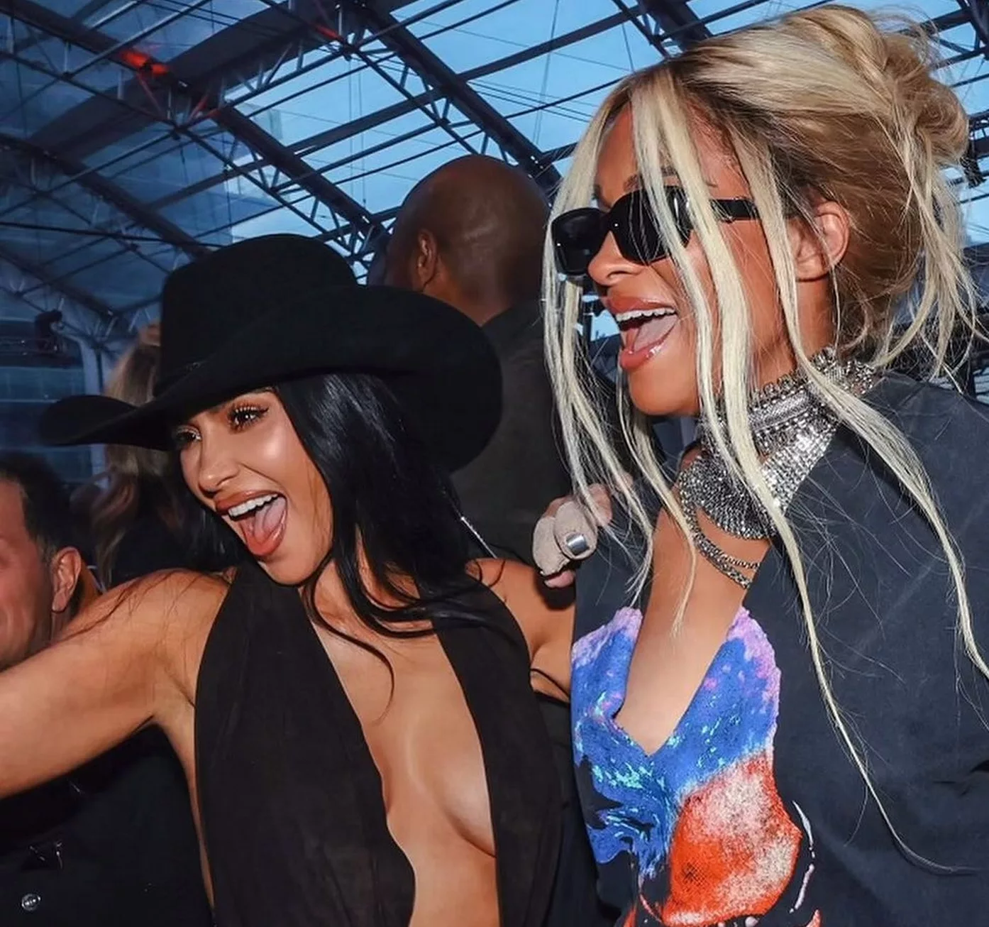 Kim Kardashian et Ciara en février 2024.