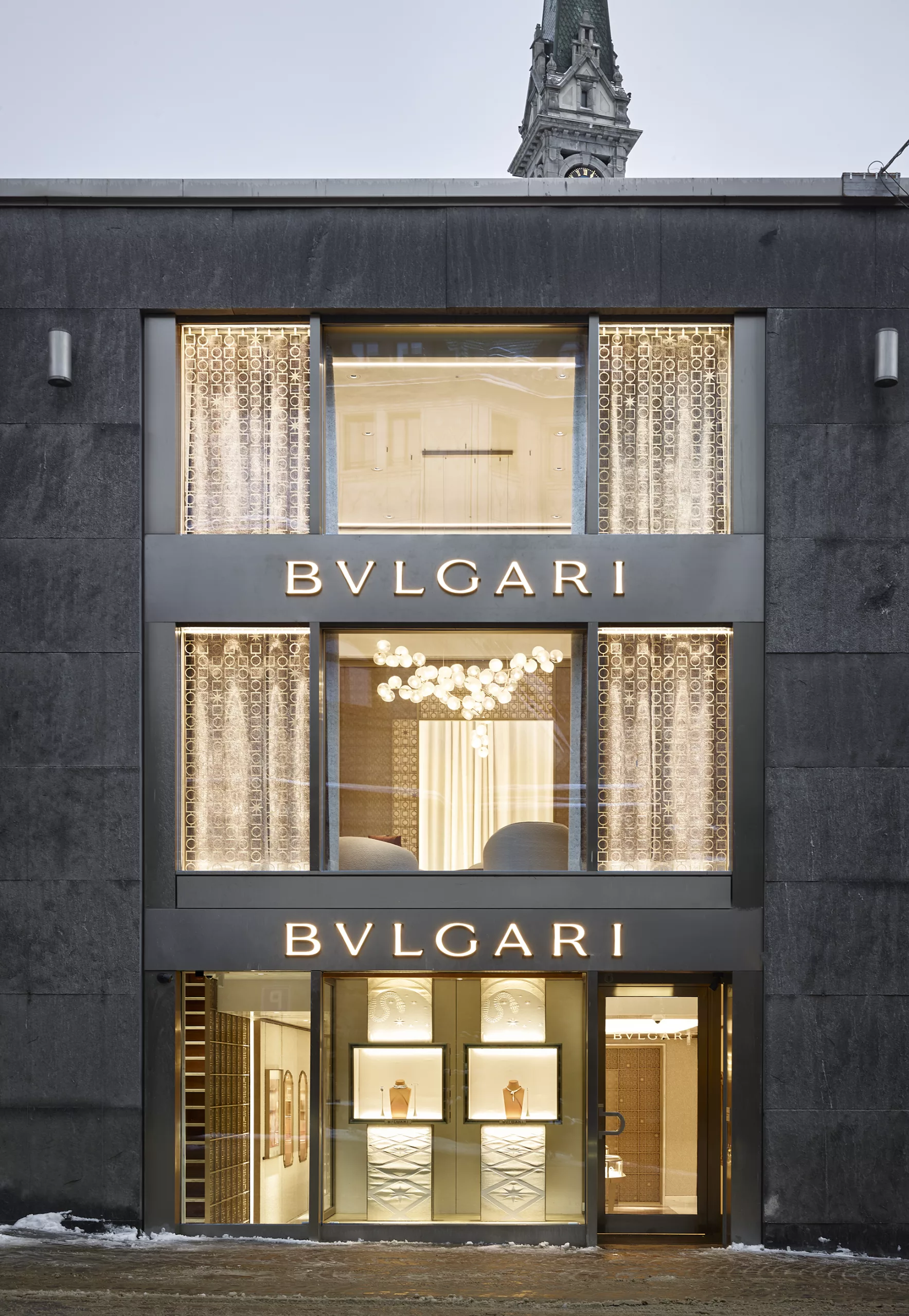 Bulgari rouvre sa première boutique suisse, doux écrin au charme italien
