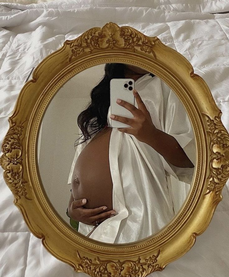 Une femme noire enceinte