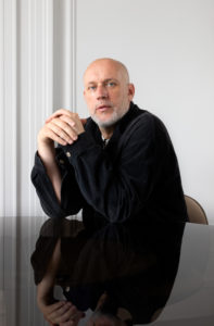 Lanvin se réinvente grâce à l’un des directeurs artistiques les plus novateurs: Peter Copping