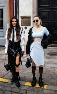 Porter des tenues brillantes en journée: nos conseils infaillibles