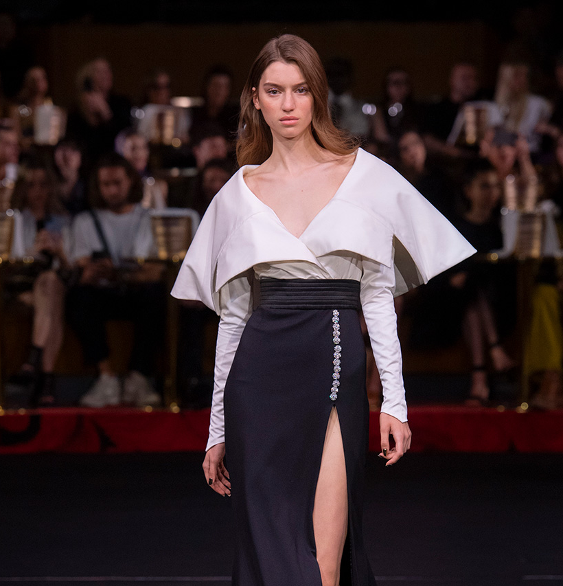 Haute couture 2024: le défilé Alexis Mabille, une élégance festive mitigée