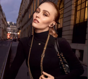 Chanel ressuscite les écouteurs filaires à travers sa nouvelle montre