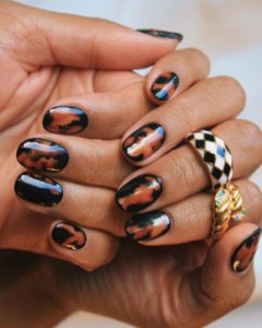 13 inspirations manucure parfaites pour l’automne