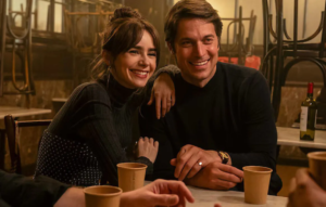 Lucas Bravo, sur le point de quitter « Emily in Paris »?