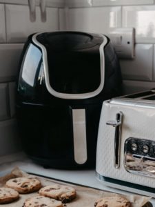 L’Airfryer serait plus risqué pour la santé que la friteuse: voici pourquoi