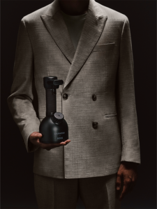 Ce steamer à l&rsquo;allure couture ressuscite la qualité de vos vêtements en quelques secondes