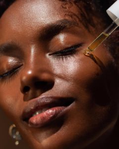 L’huile d’argan: tout ce qu’il faut savoir sur cette étonnante cure pour la peau