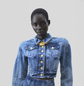 5 Maisons de luxe qui subliment le jean en 2025