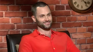 L’acteur de You, Penn Badgley, séduit par la marque suisse Bally