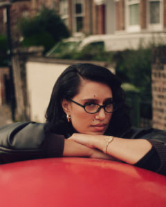 La chanteuse primée Raye, nouvelle ambassadrice du maître horloger suisse Audemars Piguet