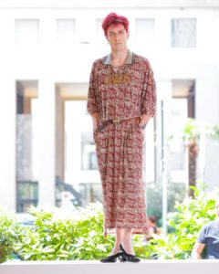 Critiquée, Vivienne Westwood fait son retour dans la mode masculine