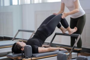 Pilates ou musculation : quel est le meilleur sport après 40 ans ?