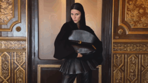 Balmain choisit une Suissesse pour incarner sa collection hivernale 2025