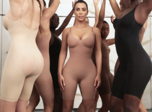 Skims : les body gainants de Kim Kardashian débarquent en Suisse, voici leur prix