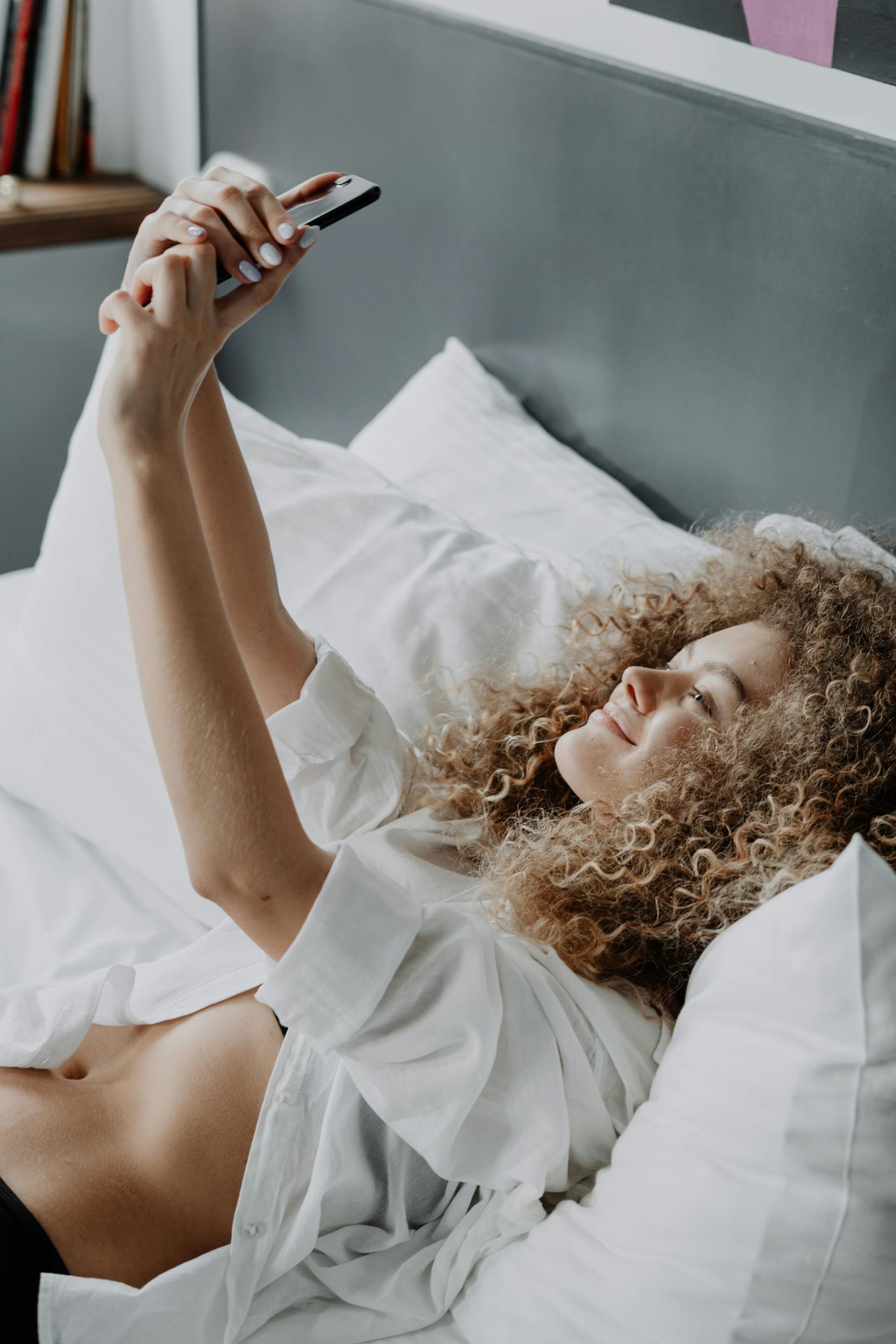 Pourquoi la tendance #FeminineEnergy fait-elle polémique ?