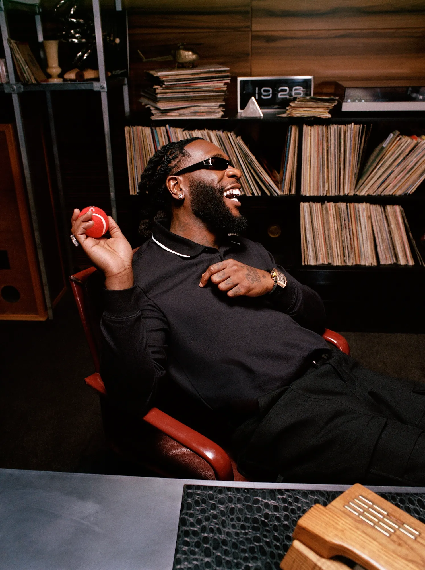 Burna Boy rejoint la marque suisse On en tant qu’ambassadeur