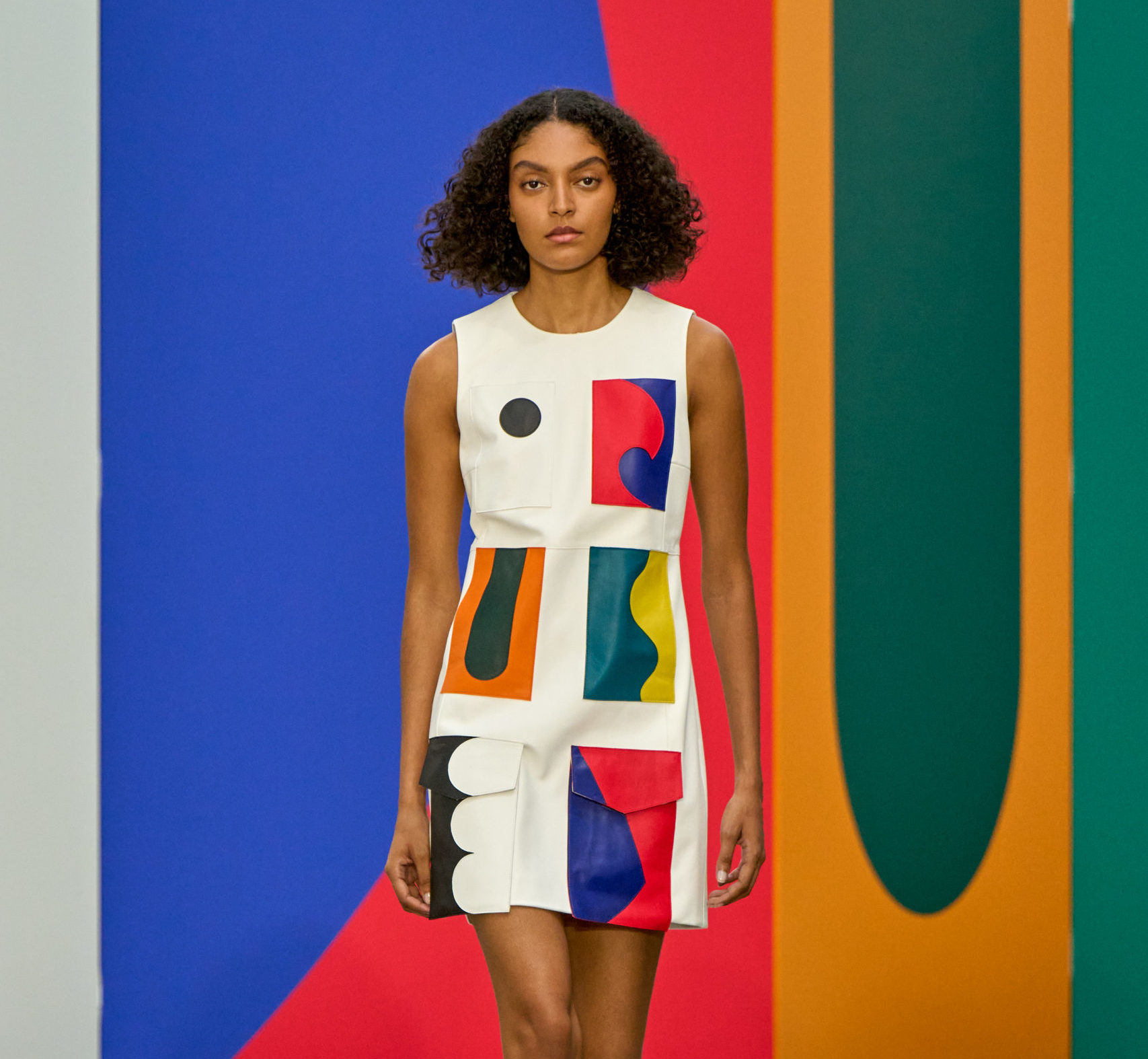 Akris : l’art de dompter la couleur et la forme comme rarement dans la mode