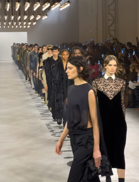 Maria Grazia Chiuri, enfin chez Fendi : voici comment elle chamboule la marque dès son premier show