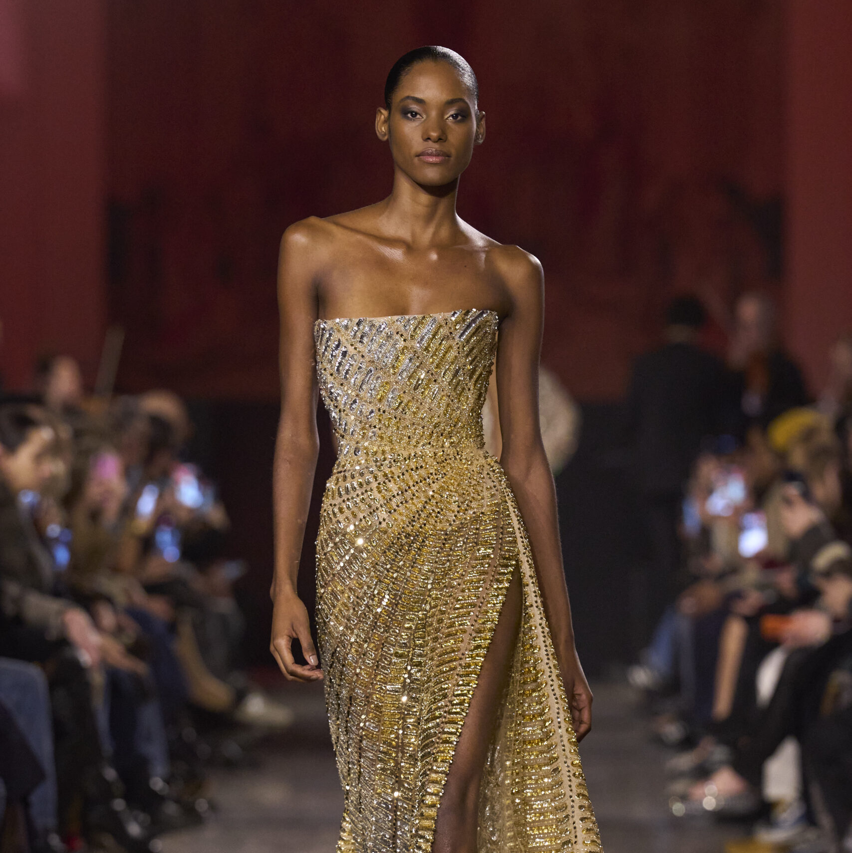 La Grèce et le Maroc se croisent avec élégance dans cette collection Haute couture