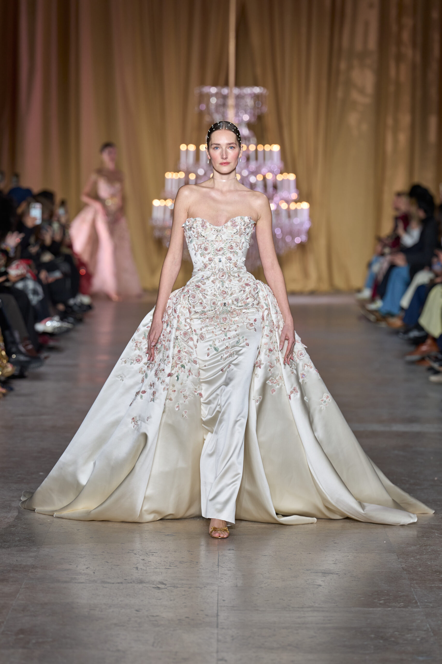 Le défilé Zuhair Murad 2026 ou l&rsquo;art de résister par la couture