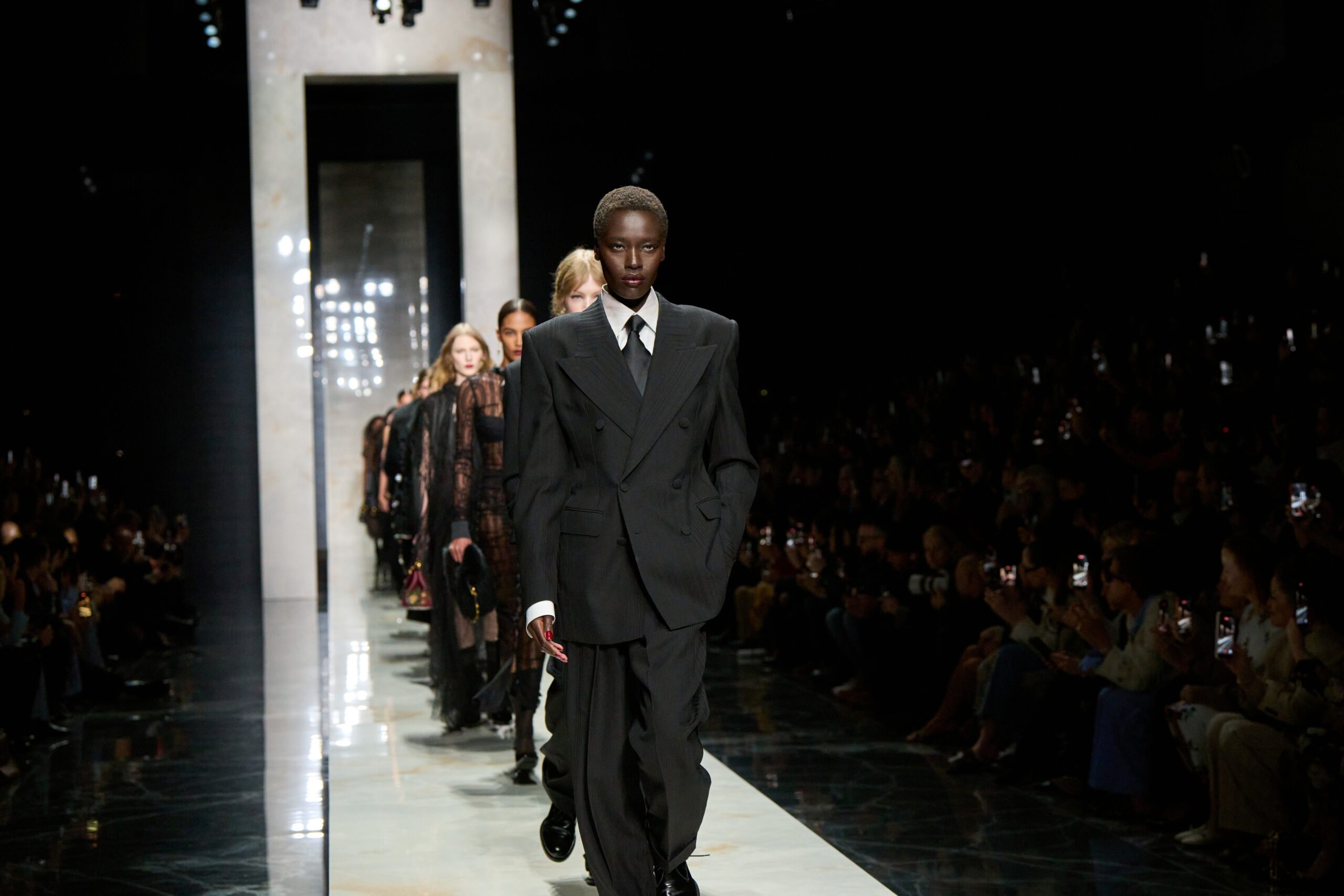 Dolce & Gabbana, l&rsquo;éloge de l&rsquo;identité à la Fashion Week de Milan 2026