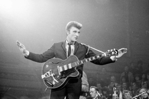 Performance de Johnny Hallyday en 1963.