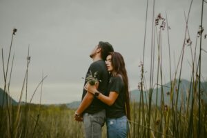 Jusqu’au 13 juin, Vénus en Cancer insuffle une vague de romantisme à tous les signes astrologiques