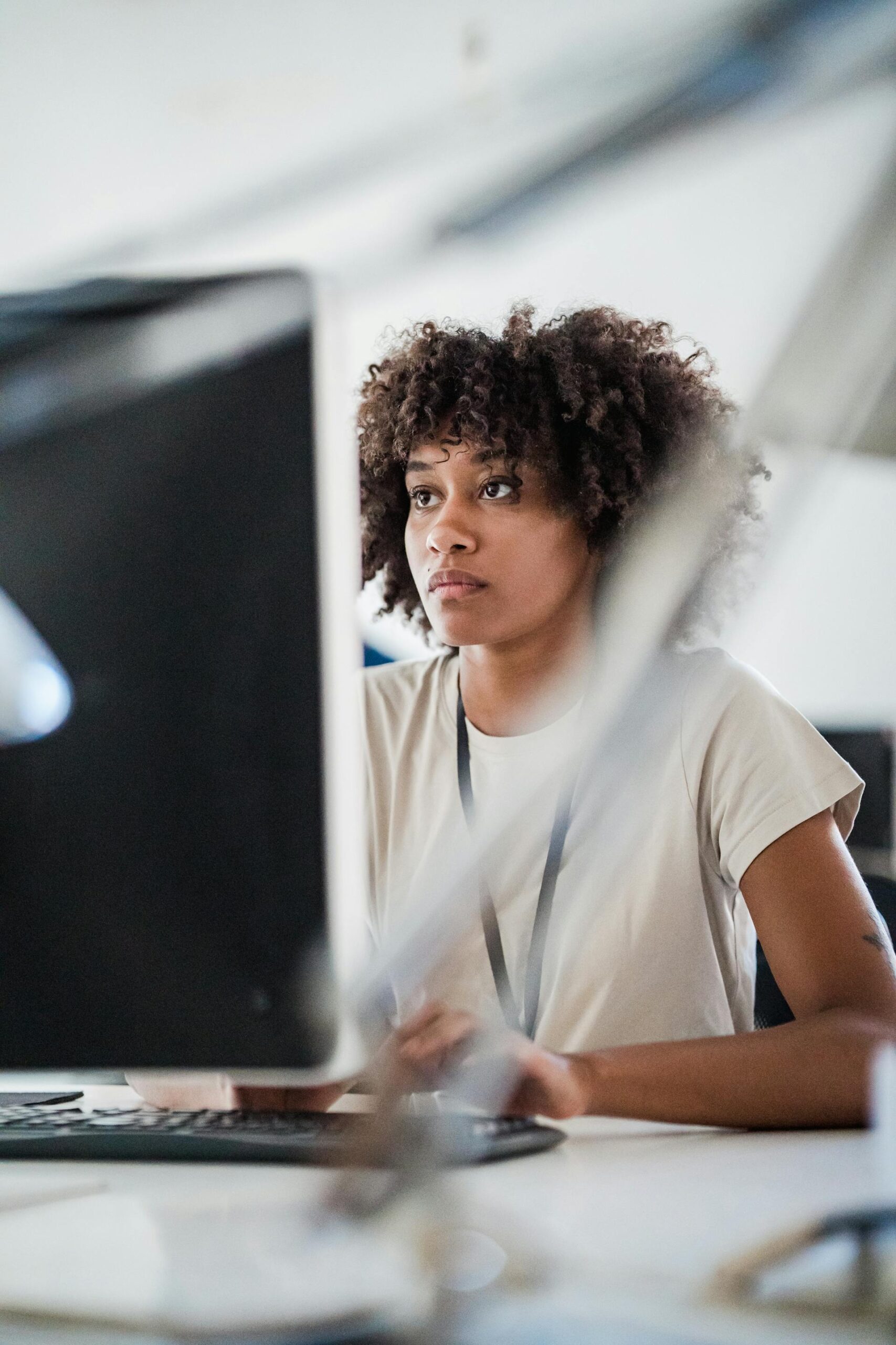 Travailler ou étudier avec l&rsquo;IA : outil de génie ou machine à appauvrir notre pensée ?