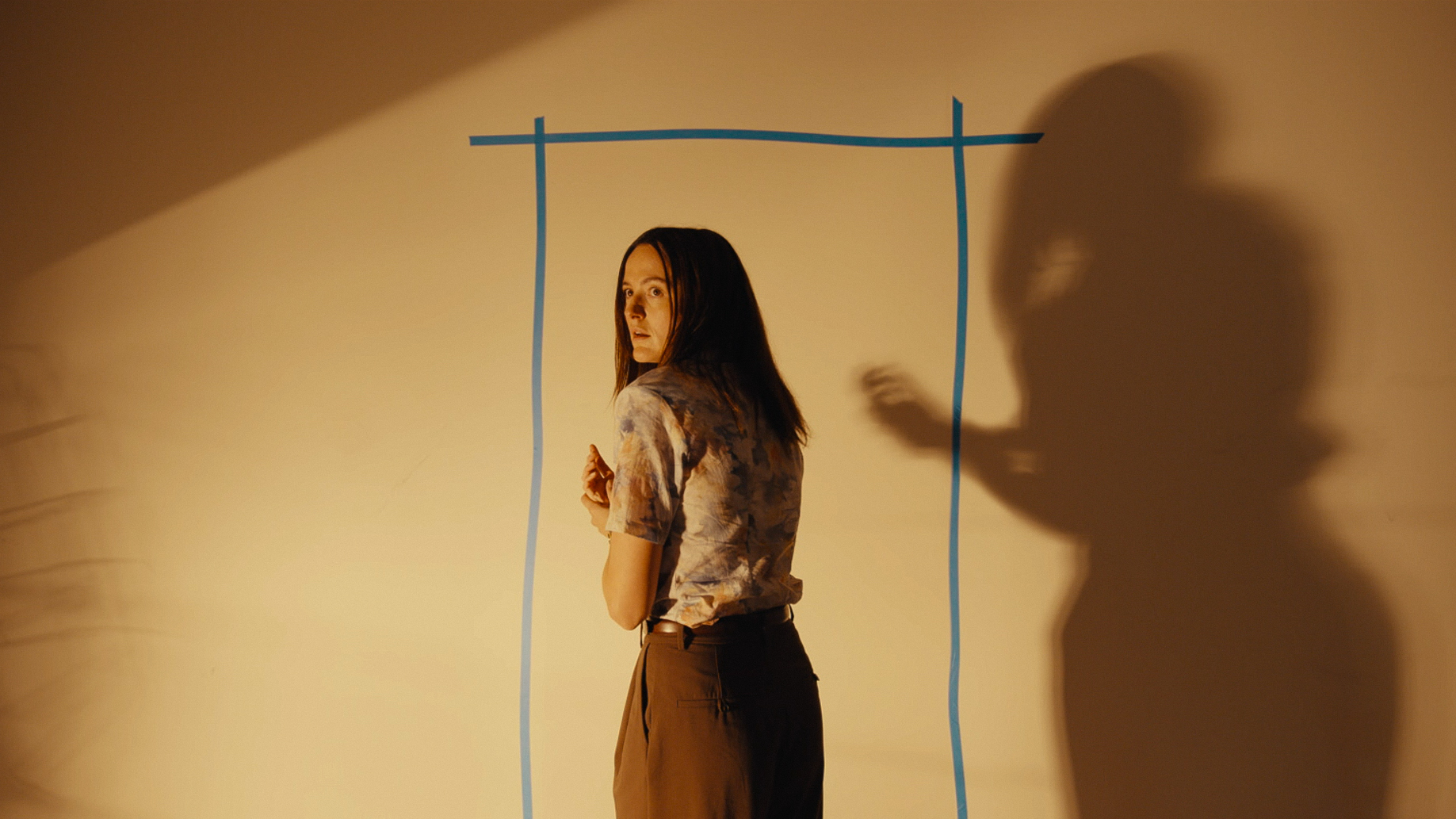 Renate Reinsve dans Backrooms (2026).