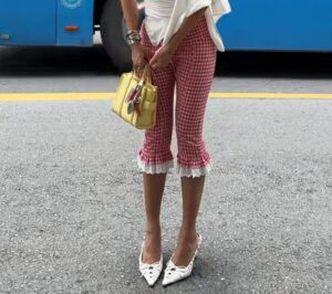 femme asiatique en train de rire