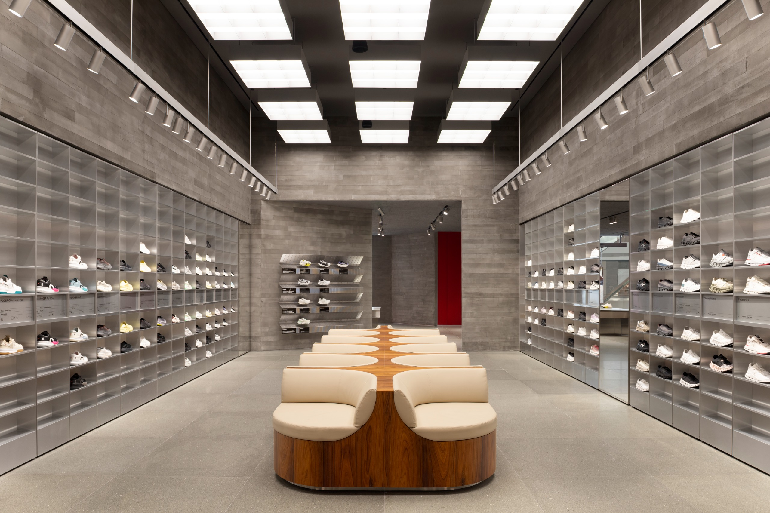 La marque suisse On débarque au Brésil avec des boutiques ultra design