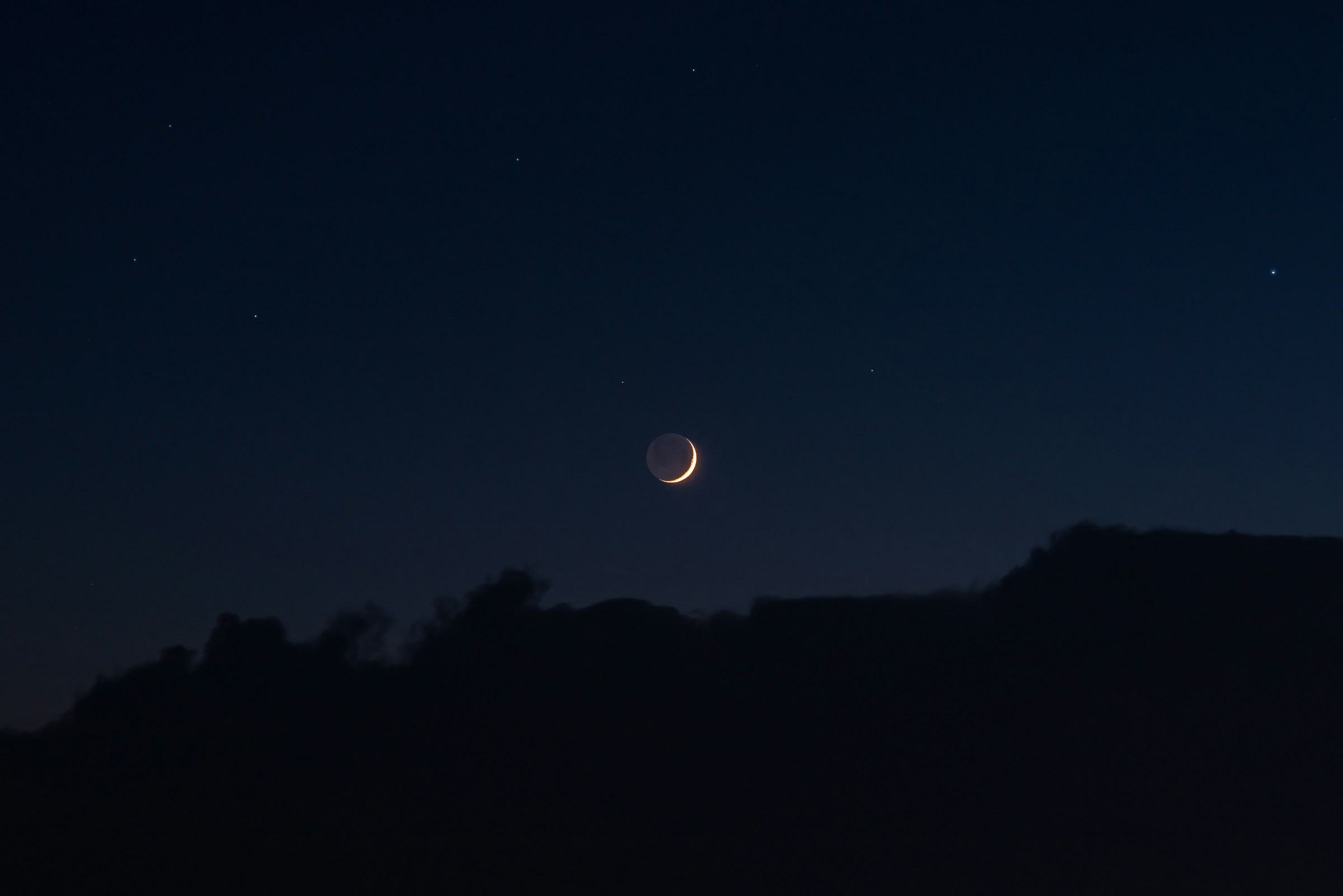 Une éclipse lunaire exceptionnelle a lieu ce vendredi en Suisse : voici quand et où l&rsquo;observer