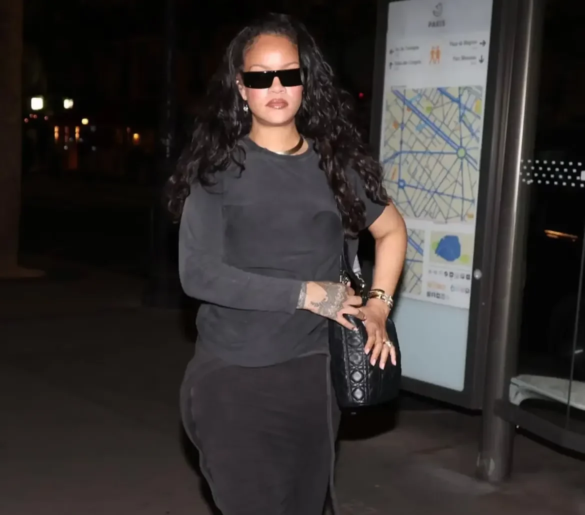 Rihanna aperçue dans un look de la marque germano-suisse Ottolinger