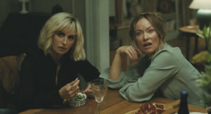 Penelope Cruz et Olivia Wilde dans The Invite (2026).