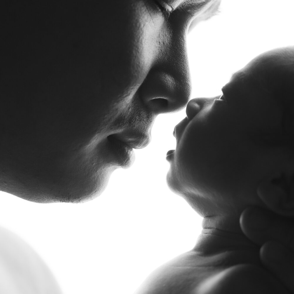 Genève : après trois ans d’attente, le congé parental se concrétise enfin