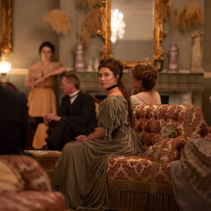 Florence Pugh dans le rôle de Cathy Ames, À l’est d’Éden