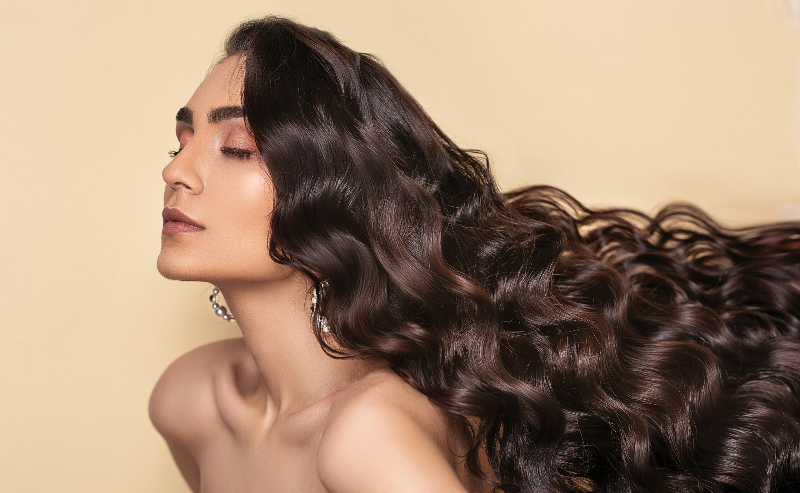 Cheveux brillants : ces gestes express changent tout en quelques secondes